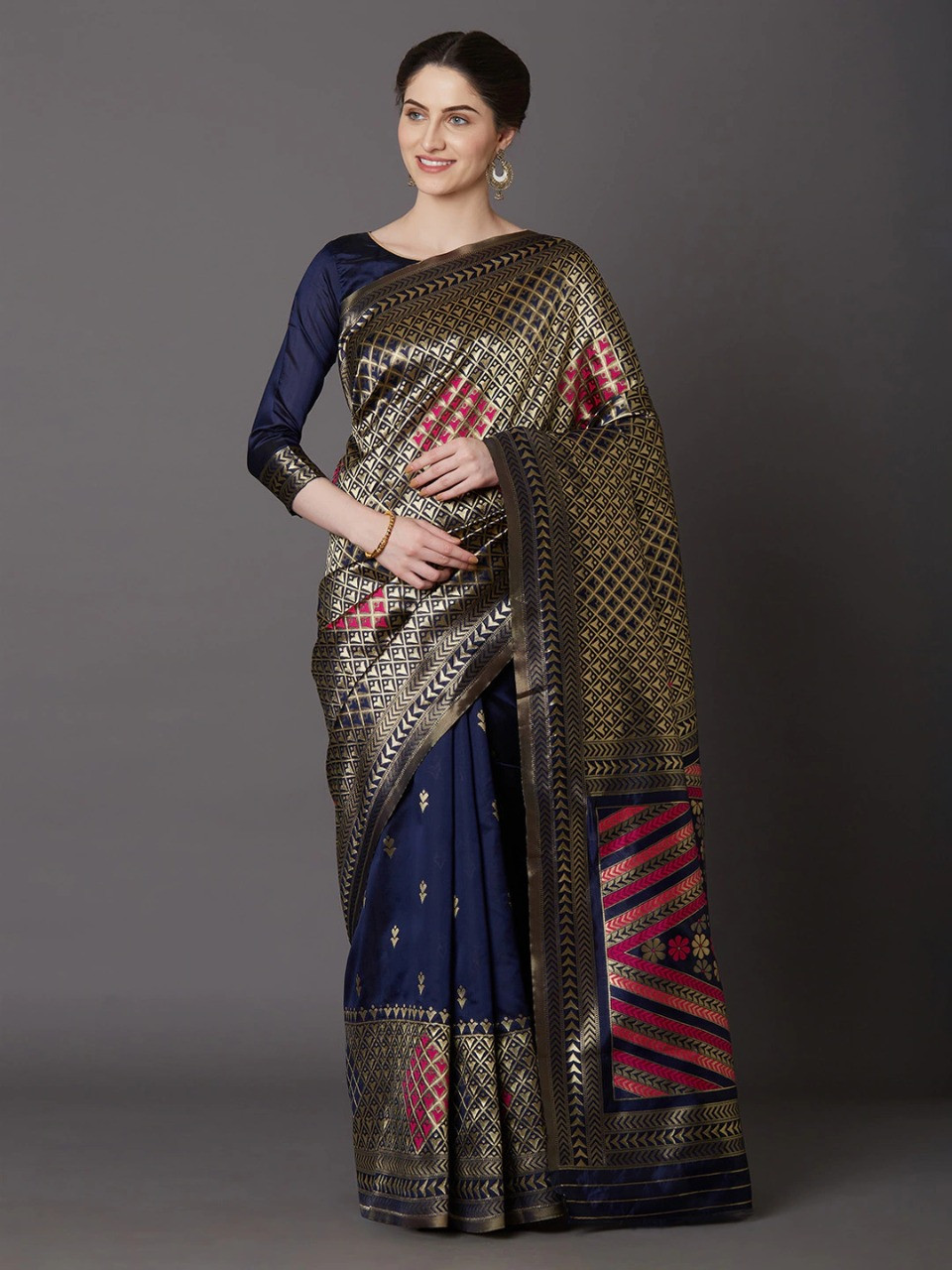 Printed silk saree with blouse piece