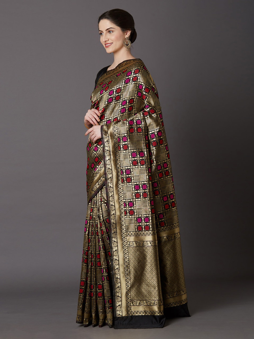 Printed silk saree with blouse piece